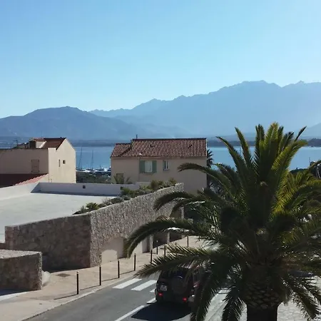 Апартаменты Studio 4 Personnes A Calvi, Toutes Commodites A Pied Кальви